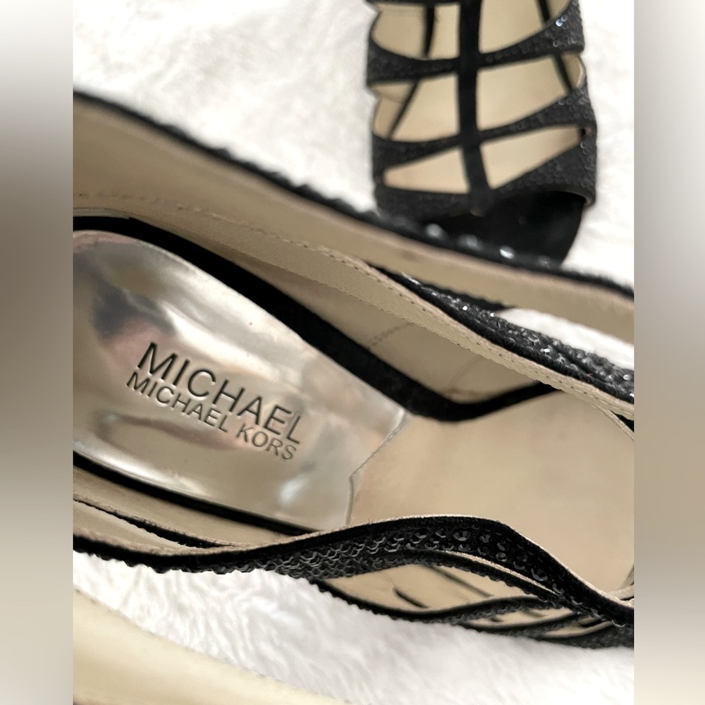 Michael kors pumps
